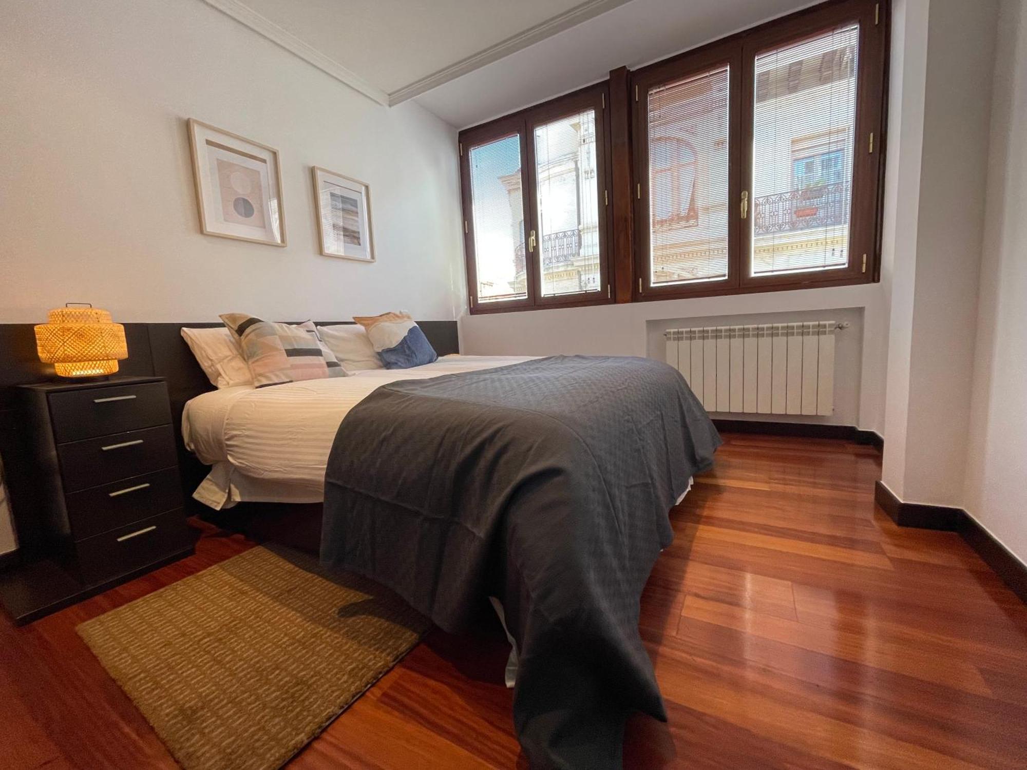 Atuaire Home Vivienda A Luminosa Parking Incluido En Plena Calle Comercial Burgo 외부 사진